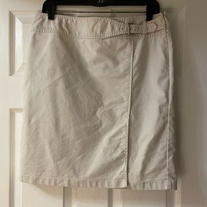 Ann Taylor Mini Skirt Cream size 10
